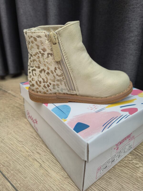 Kinderschoentje beige