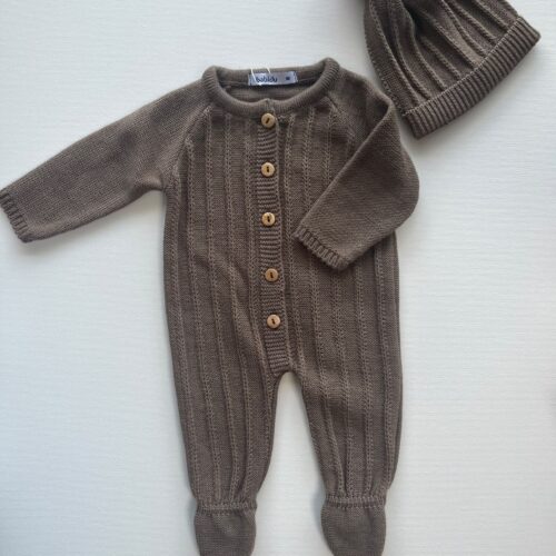 Babygrow van Babidu brown inclusief mutsje